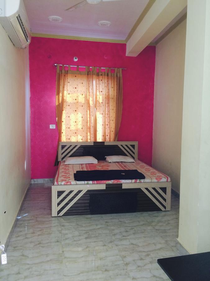 Vinayak Palace Mathura Exterior foto