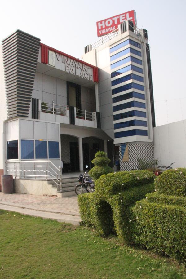 Vinayak Palace Mathura Exterior foto