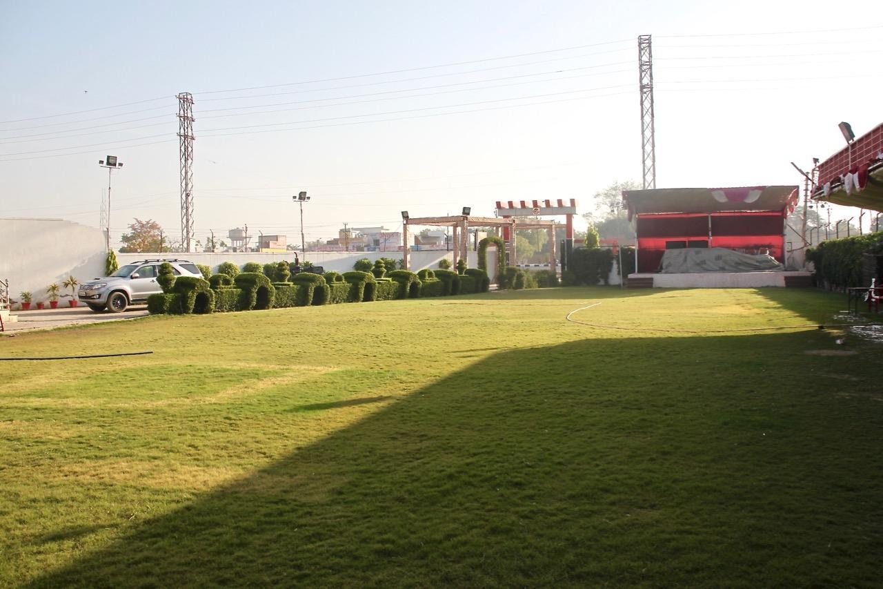 Vinayak Palace Mathura Exterior foto